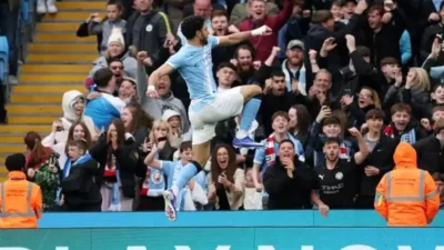 مانشستر-سيتي-يتفوق-على-برينتفورد-في-الدوري-الإنجليزي-هدف-رائع