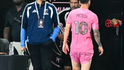 كأس-العالم-يضع-يده-على-قلبه-هل-يواجه-ميسي-مفاجأة