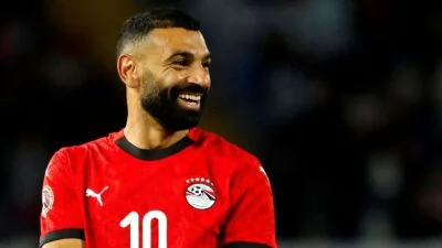 هيبة-صلاح-وقيود-الملعب-هل-تحولت-المركزية-المطلقة-إلى-عبء